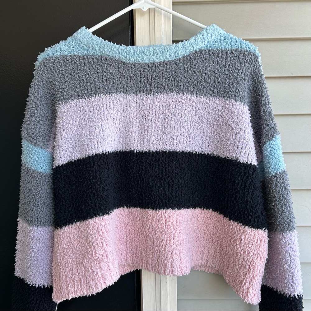Sweater - Picture 2 of 5